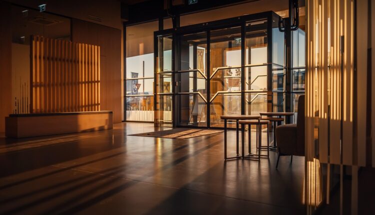 Sala de entrada do edifício: como se chama e qual sua função